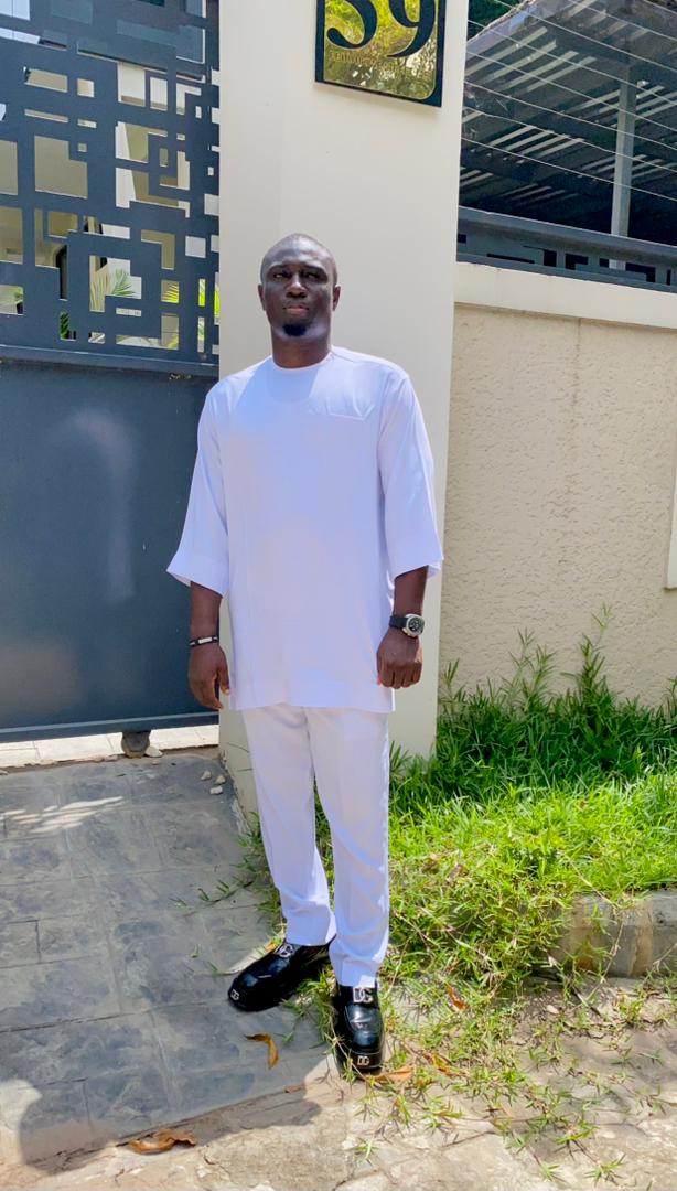 Men’s white senator